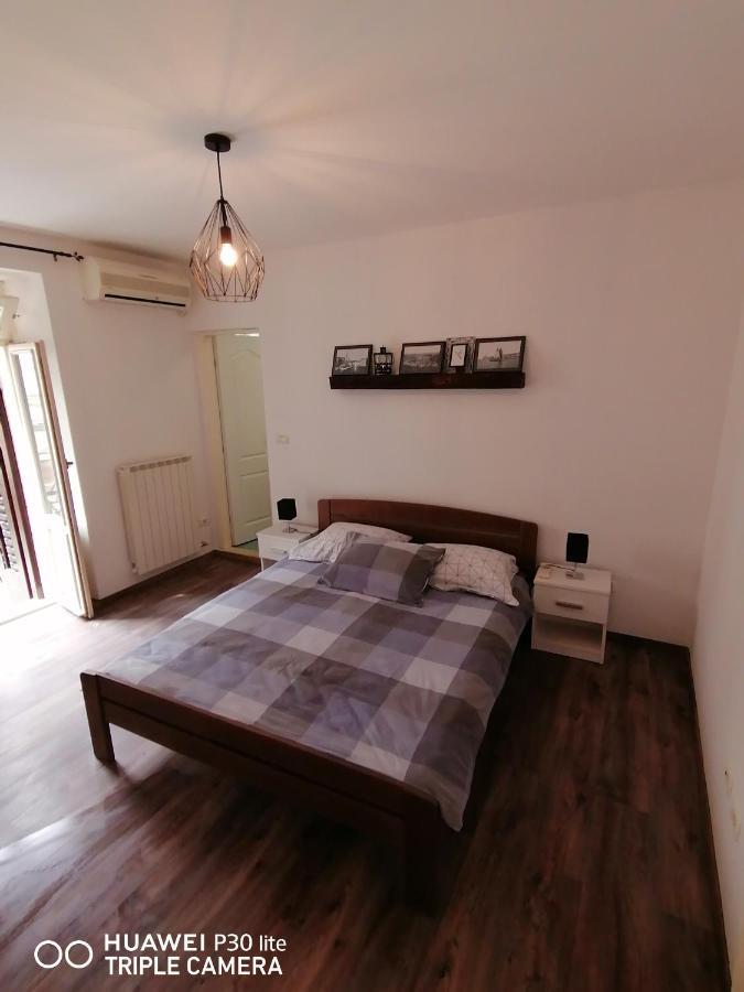 Rubi Apartment ไพราน ภายนอก รูปภาพ